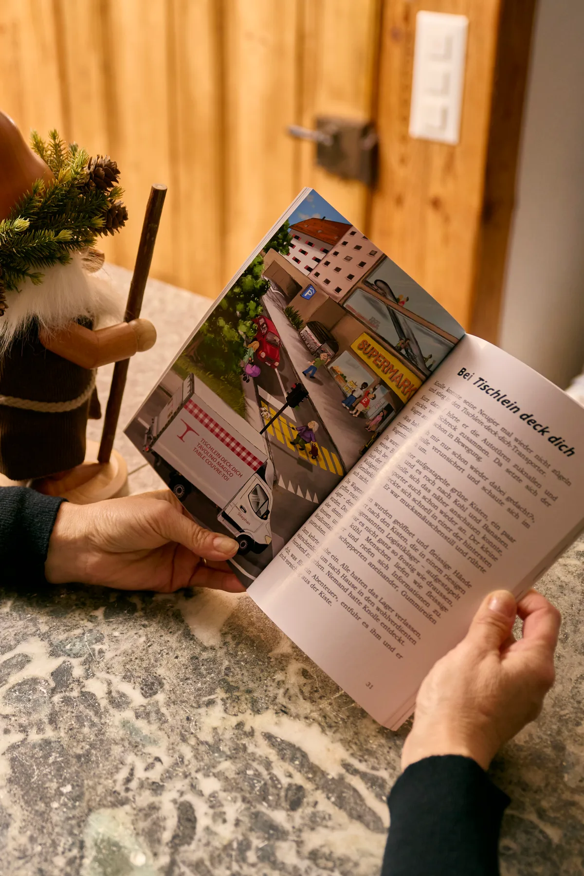 Nicole Bösch veröffentlicht dieser Tage ihr drittes Kinderbuch «Knolles Reise – Abenteuer bei Tischlein deck dich». In diesem Projekt hat sie eng mit der Organisation Tischlein deck dich zusammengearbeitet. Mit dem Buch soll eine jüngere Zielgruppe angesprochen und auf das Thema Food-Waste aufmerksam gemacht werden.